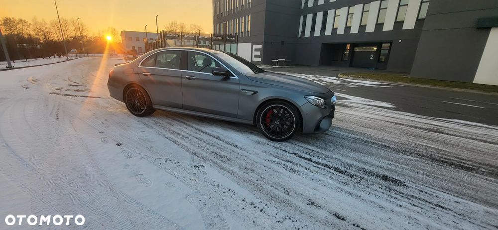 Mercedes-Benz Klasa E AMG 63 S 4Matic+ AMG Speedshift MCT-9G - 4