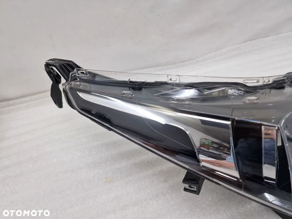 TOYOTA COROLLA E16 E18 13- LAMPA LED PRAWA PRZEDNIA PRZÓD , NR 81110-02E71-00 , NR AUKCJI LL61 - 8