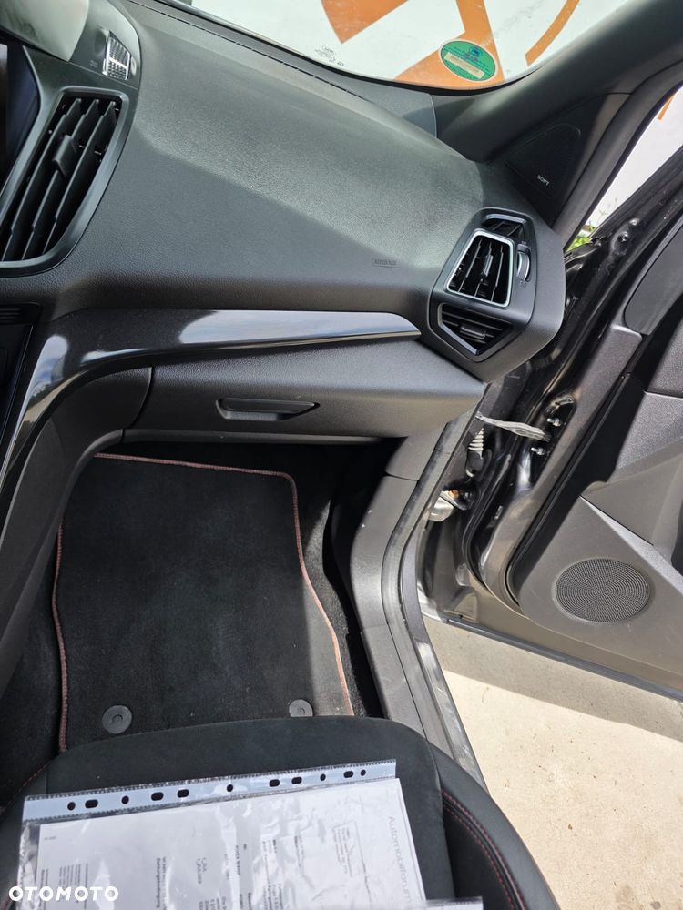 Ford Kuga - 13