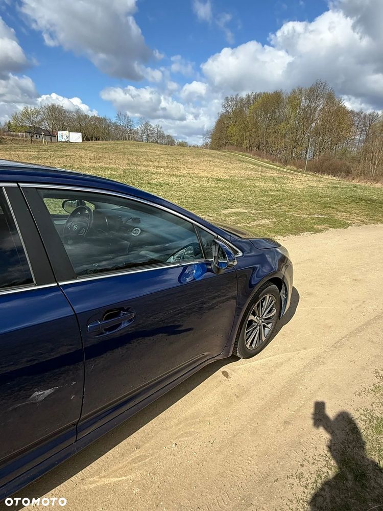 Toyota Avensis 2.0 D-4D Premium - 13