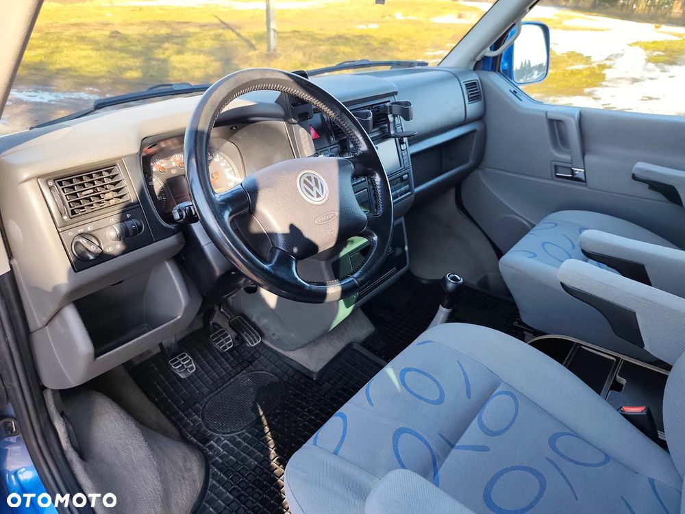 Volkswagen Multivan - 20