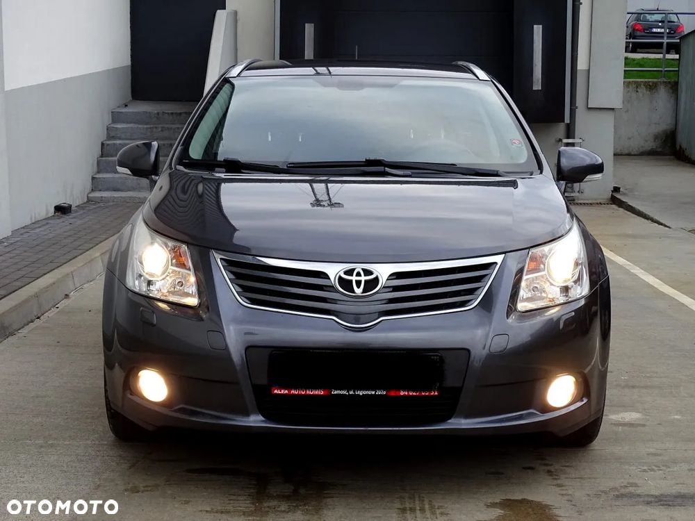 Toyota Avensis Combi 1.8 Comfort - 2