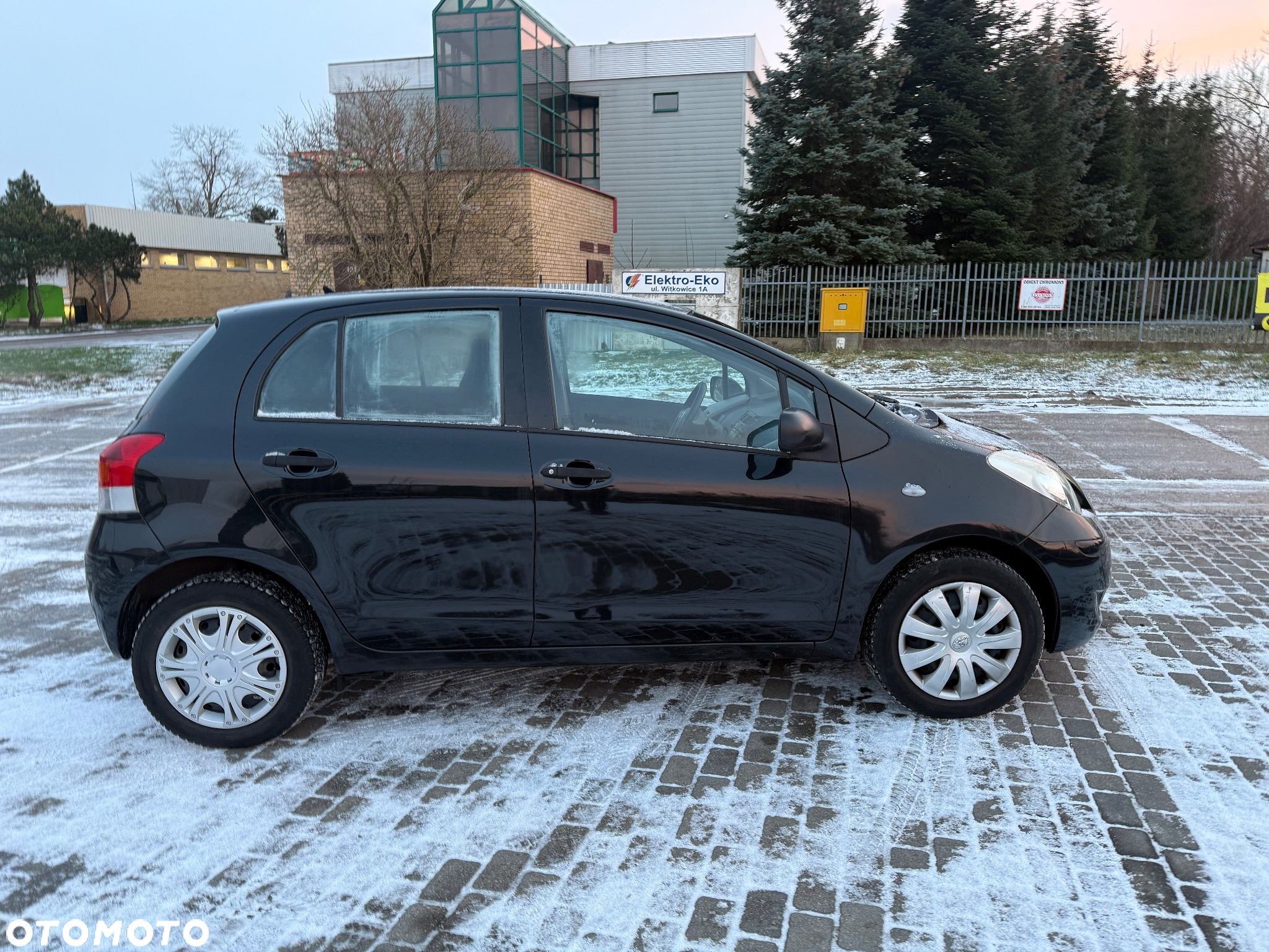 Toyota Yaris - 22
