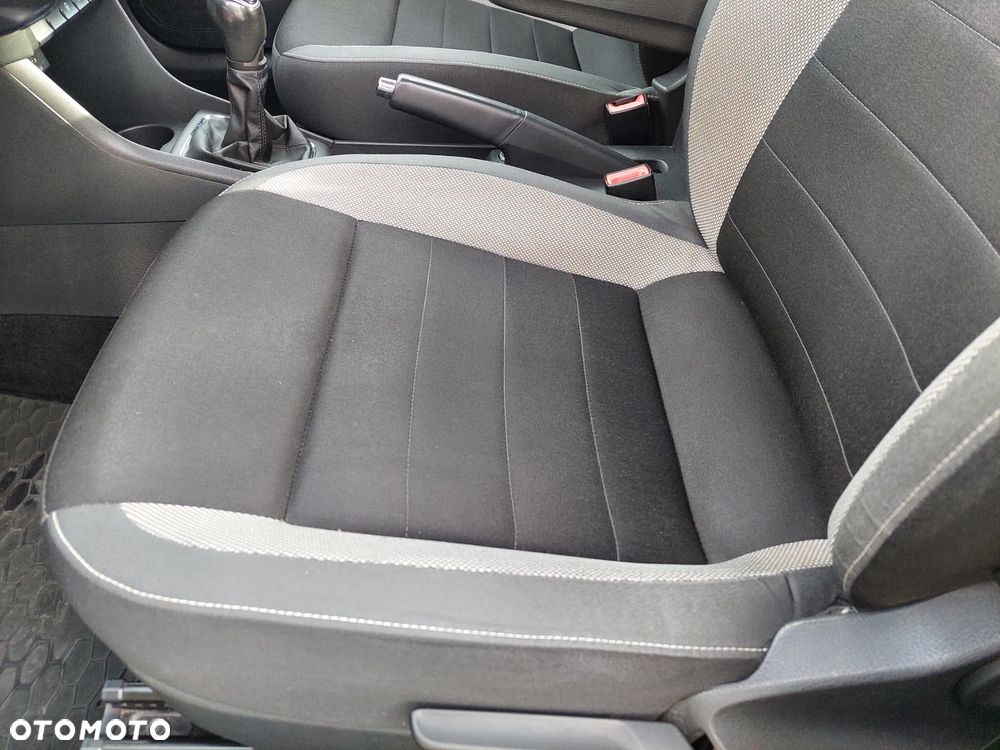 Skoda RAPID 1.2 TSI Ambition - 15