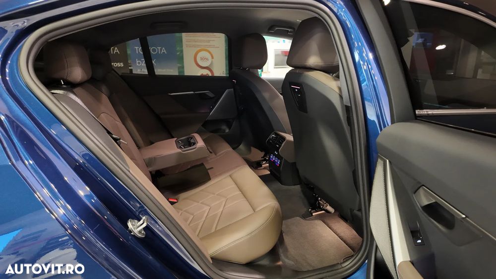 BMW Seria 5 520d xDrive AT MHEV - 36