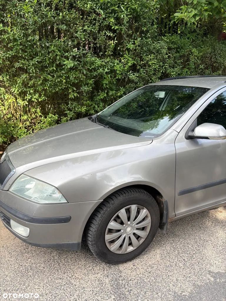 Skoda Octavia 1.6 FSI Ambiente - 1