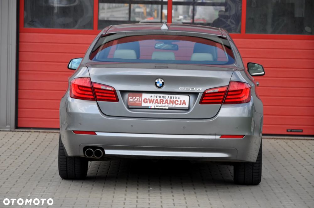 BMW Seria 5 520d Luxury Line - 13