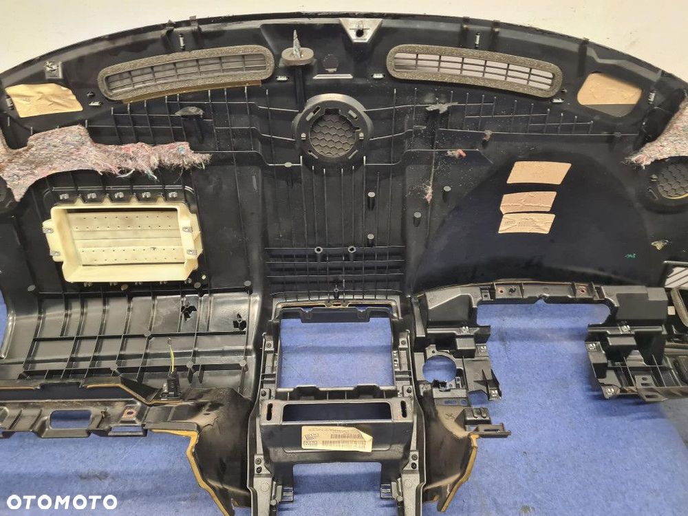 CHRYSLER 300C 3.0 CRD DESKA ROZDZIELCZA - 15