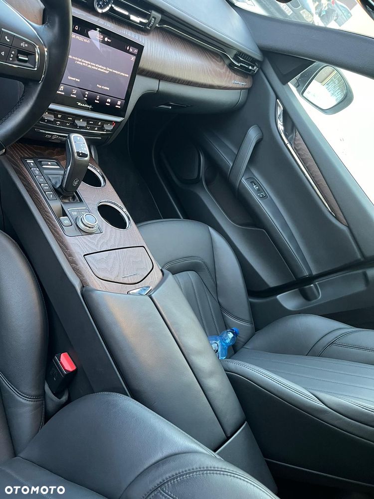 Maserati Quattroporte - 35