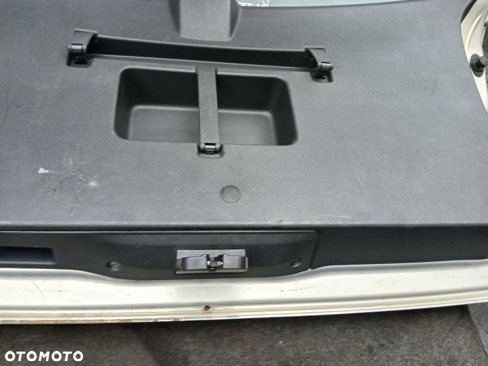 Opel Zafira B klapa bagażnika - 8