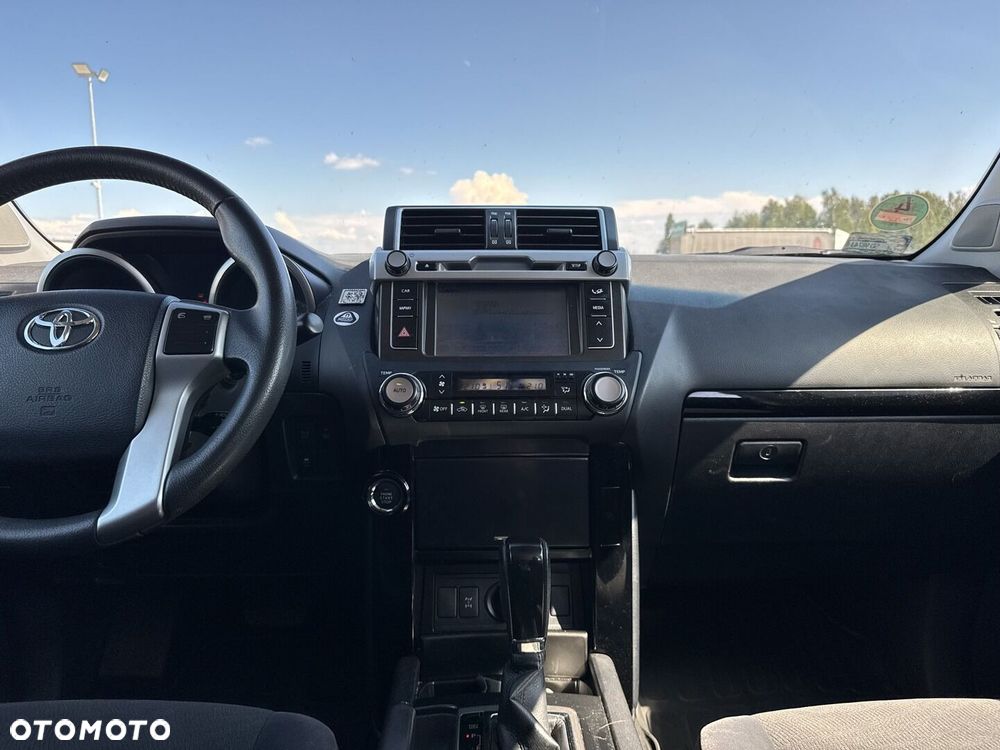 Toyota Land Cruiser - 12