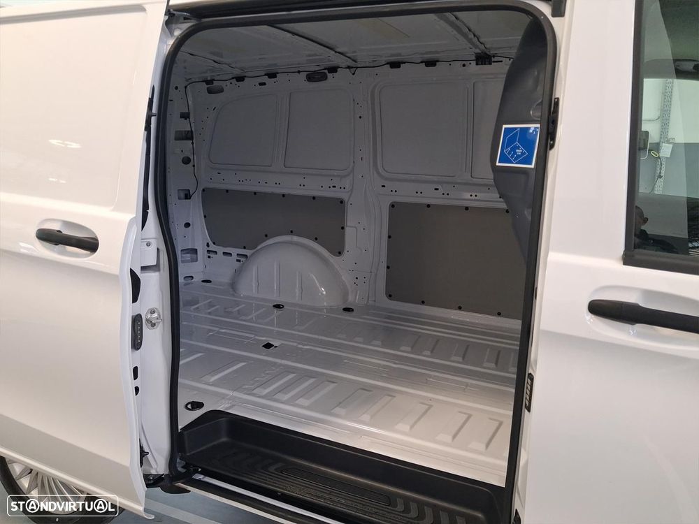 Mercedes-Benz eVito Furgão Standard - 14