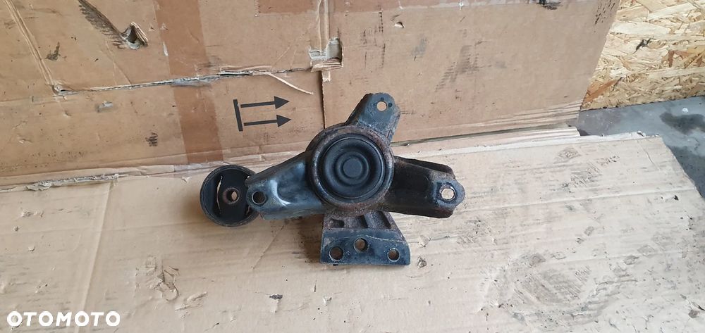 Łapa poduszka silnika Kia Sportage III 2.0 CRDI - 5