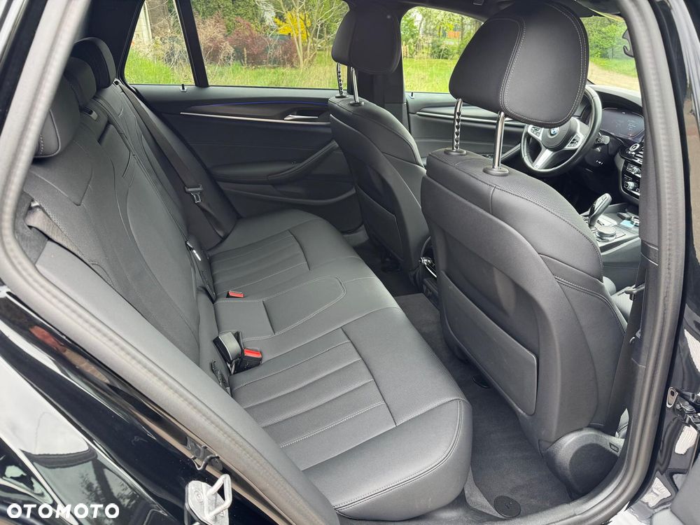BMW Seria 5 520d xDrive M Sport sport - 23