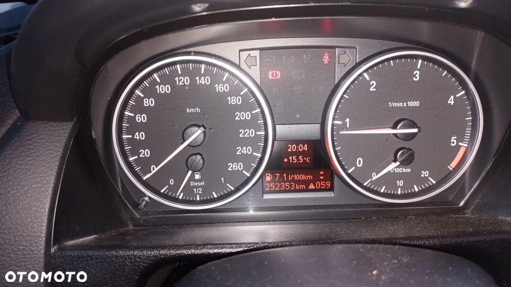 BMW X1 xDrive18d - 13