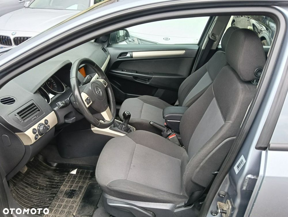 Opel Astra 1.9 CDTI Cosmo - 12