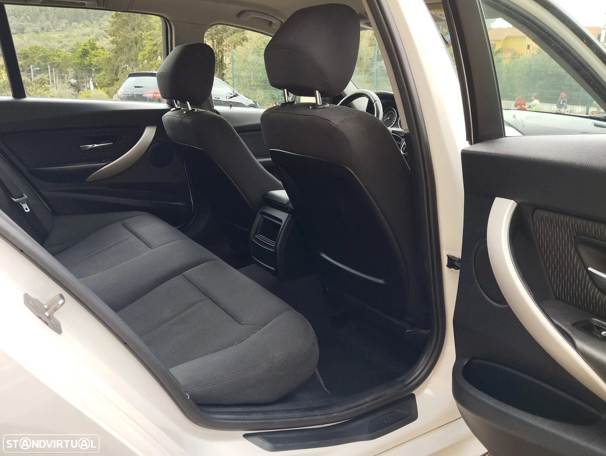 BMW 318 d Touring Line Sport - 17