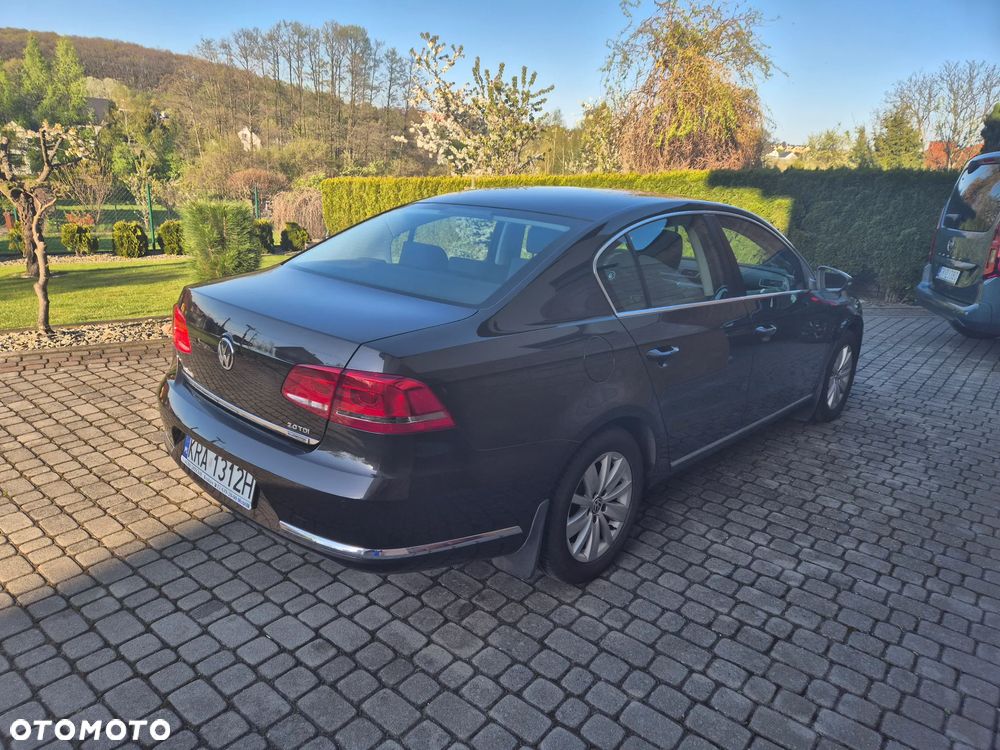 Volkswagen Passat 2.0 TDI Comfortline - 13
