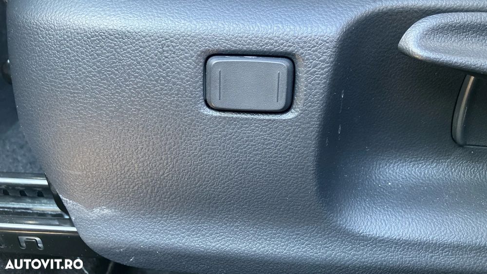 Toyota Corolla Cross - 14