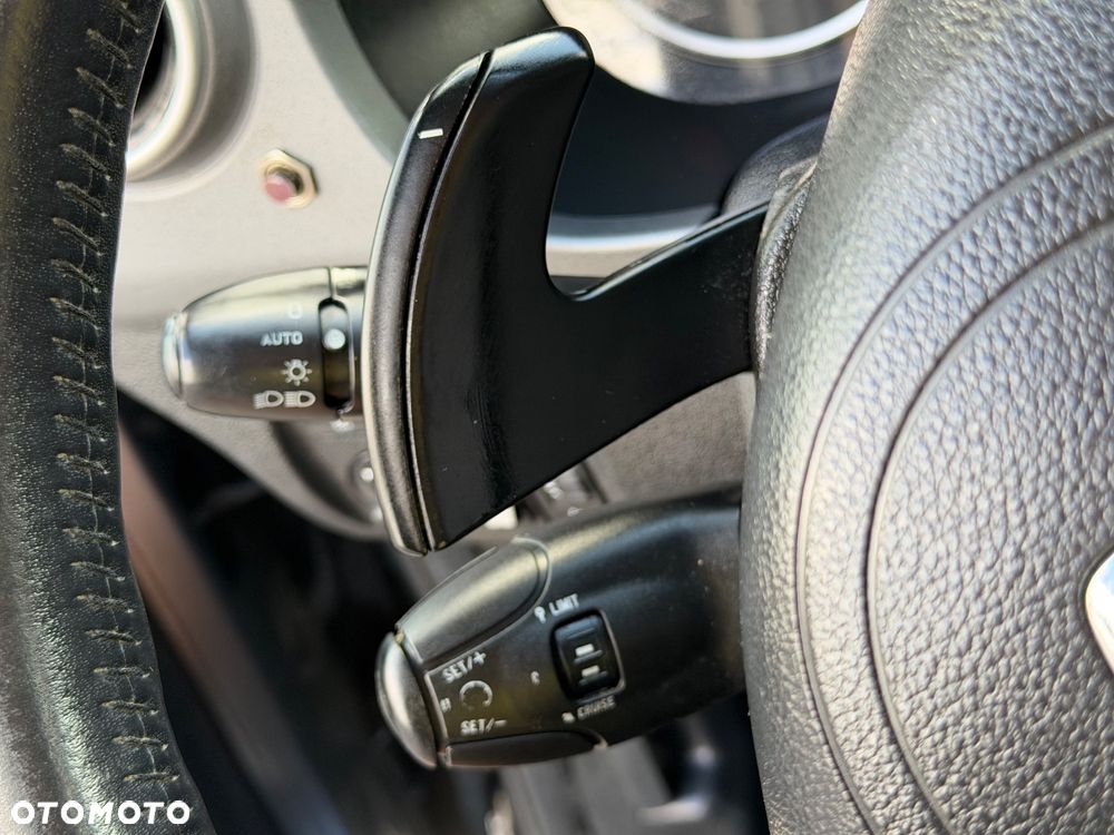 Citroën Berlingo Multispace e-HDi 90 FAP EGS6 Exclusive - 20