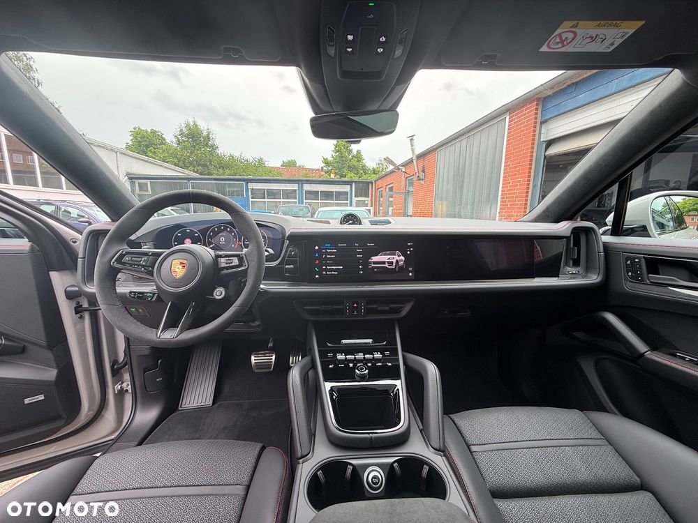 Porsche Cayenne GTS - 6