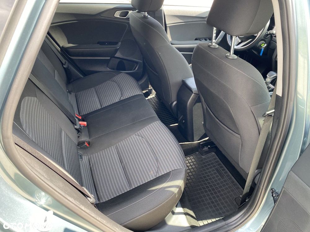 Kia Ceed - 14