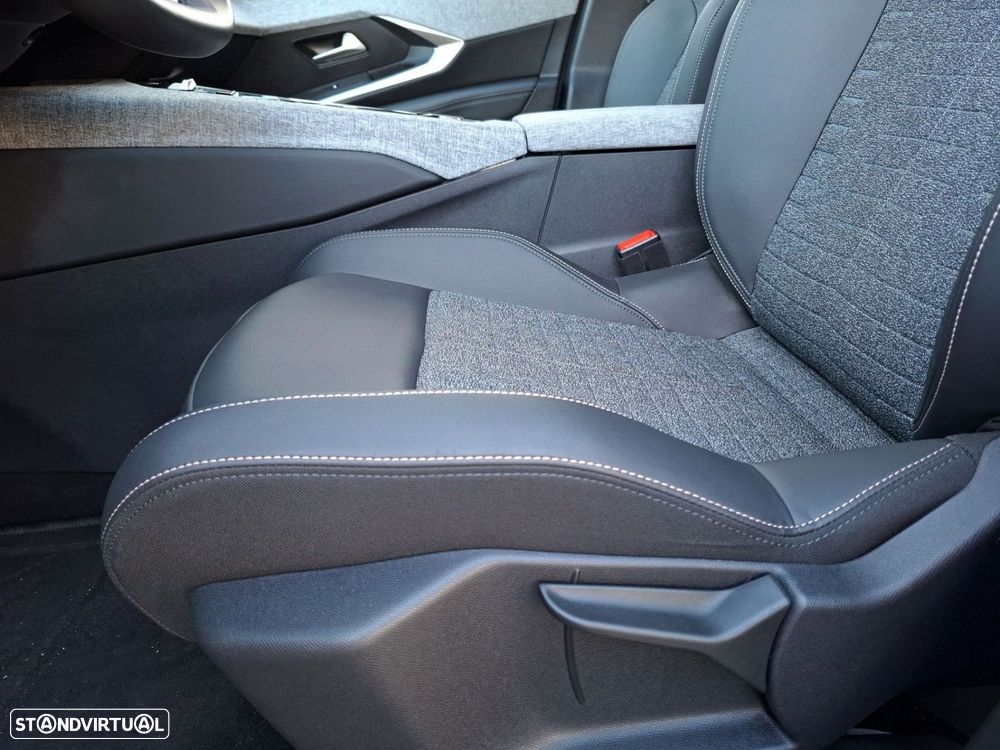 Peugeot 5008 1.2 Hybrid Allure e-DCS6 - 27