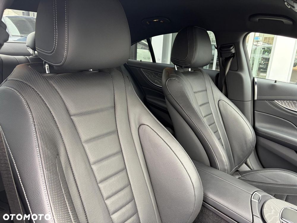 Mercedes-Benz CLS 300 d 4-Matic AMG - 23