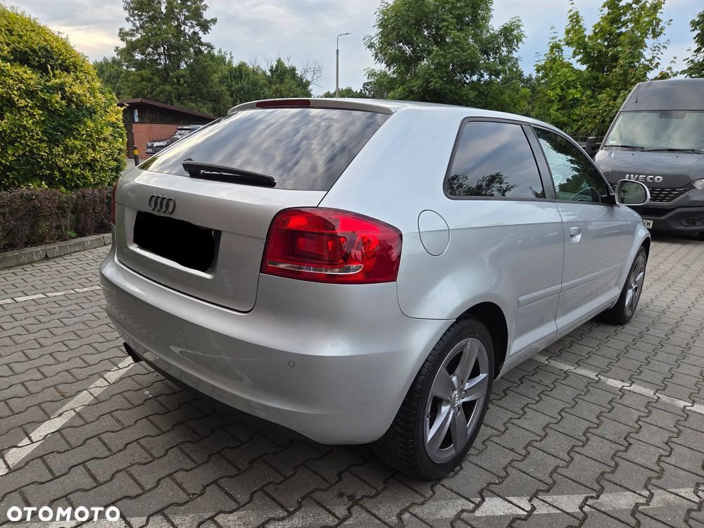 Audi A3 3-drzwiowe 2.0 TDI DPF Ambiente S tronic - 6