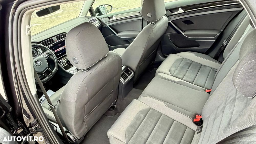 Volkswagen Golf 1.6 TDI DSG Highline - 9