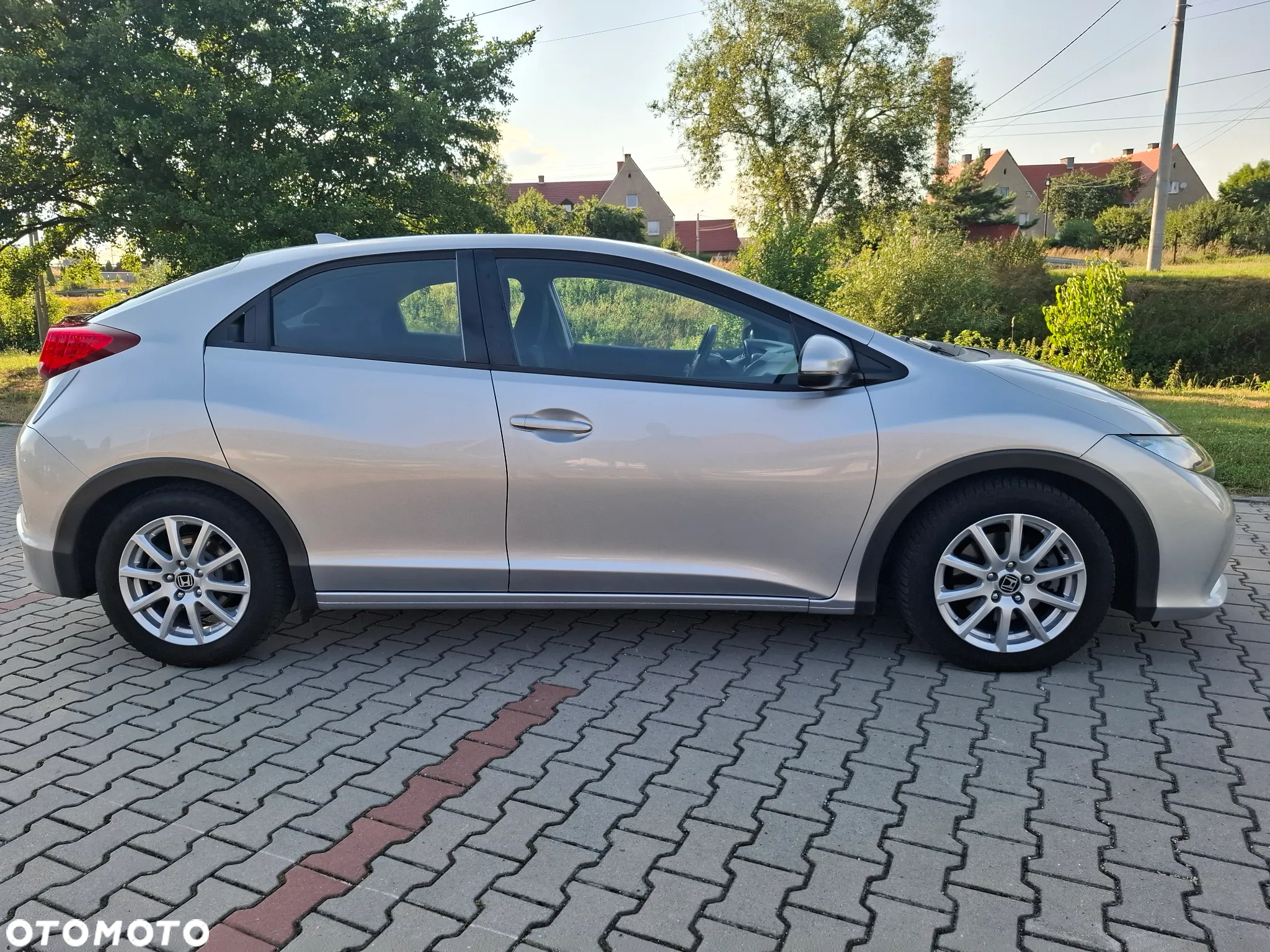 Honda Civic 1.6 i-DTEC Executive Navi - 28