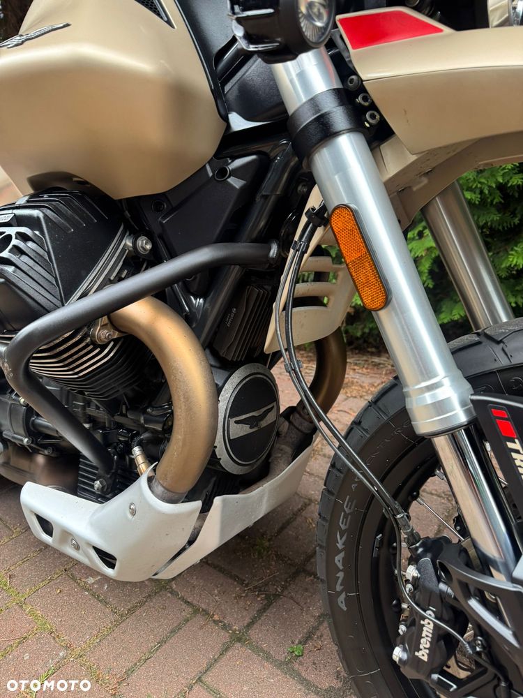 Moto Guzzi V85 - 6