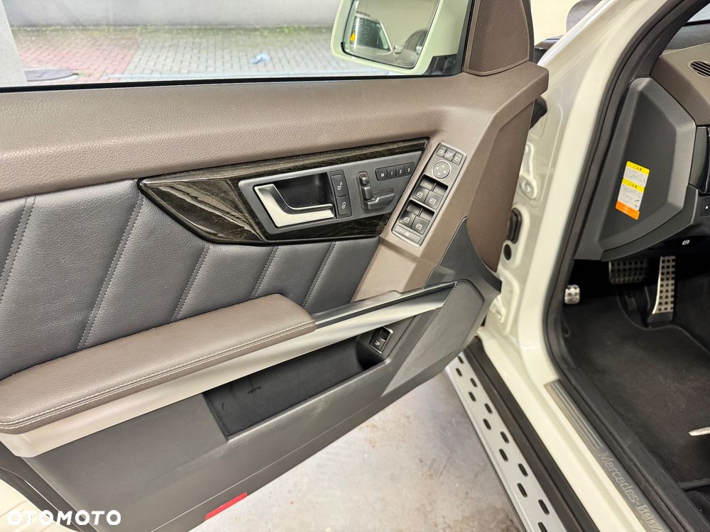 Mercedes-Benz GLK 350 4Matic (BlueEFFICIENCY) 7G-TRONIC - 34