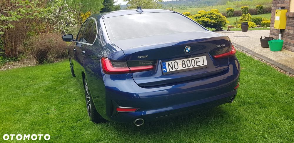 BMW Seria 3 330i Luxury Line sport - 23