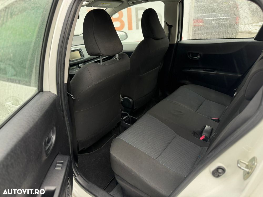 Toyota Yaris 1.5 VVT-i Lounge - 30