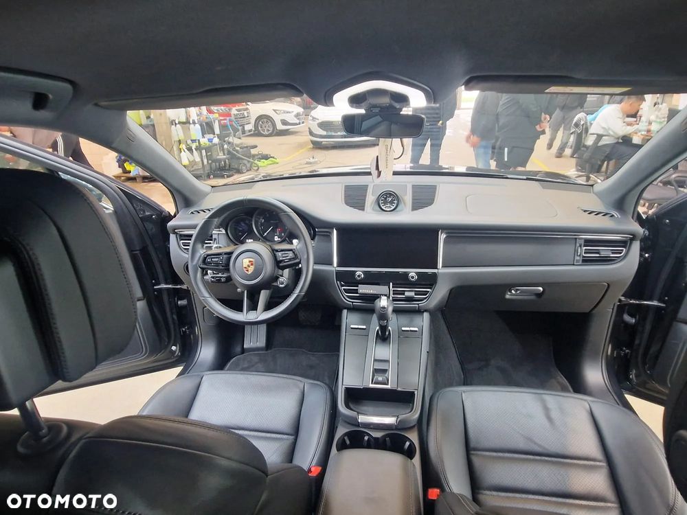 Porsche Macan T - 13