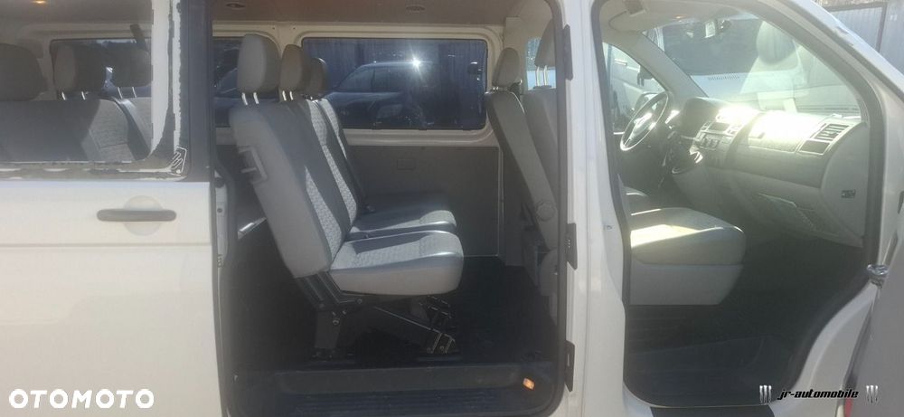 Volkswagen Caravelle - 12