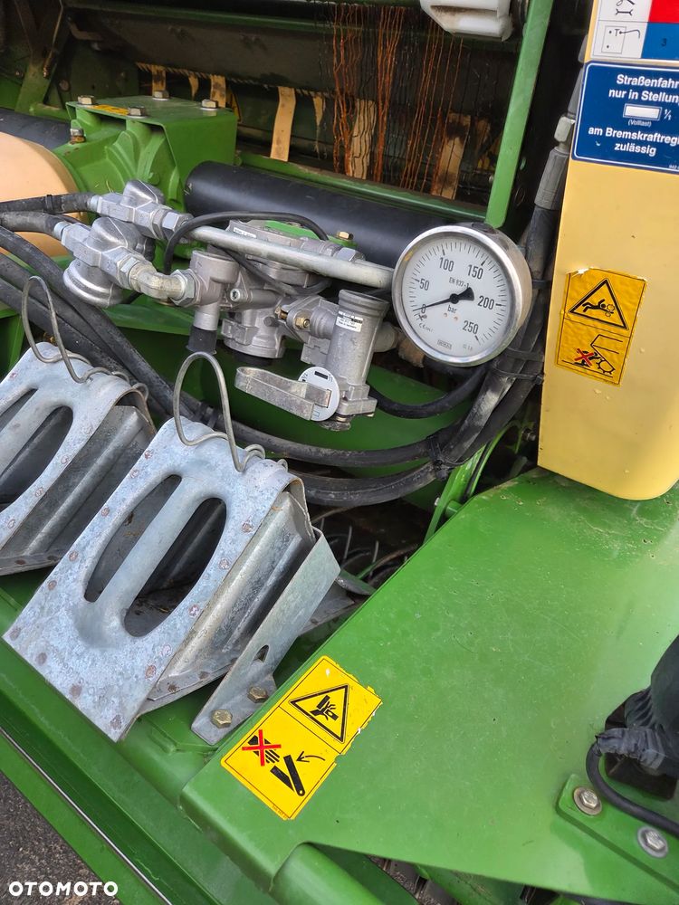 Krone Comprima V180 XC - 3