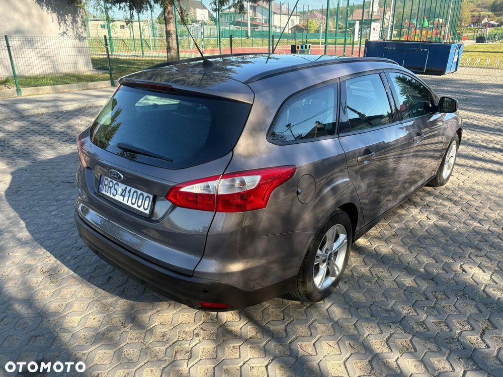 Ford Focus 1.6 Trend - 14