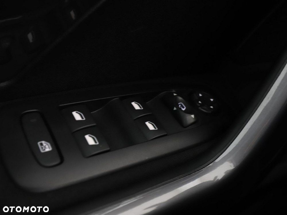 Peugeot 2008 1.6 BlueHDi Style - 33