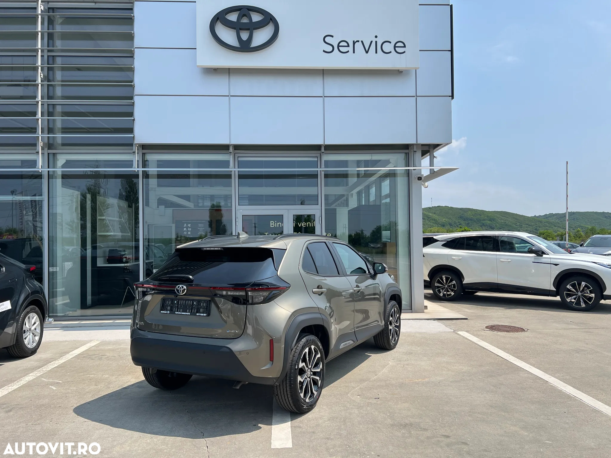 Toyota Yaris Cross 1.5 VVT-i HSD 4x2 Dynamic - 3