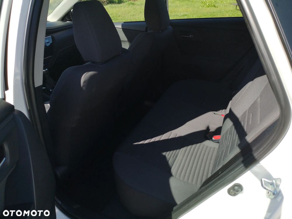 Toyota Auris 1.4 D-4D Premium - 11