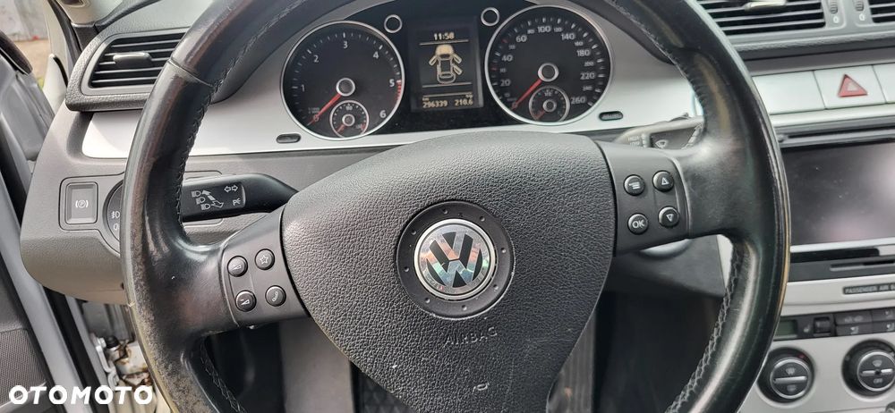 Volkswagen Passat 2.0 TDI DPF DSG Highline - 24