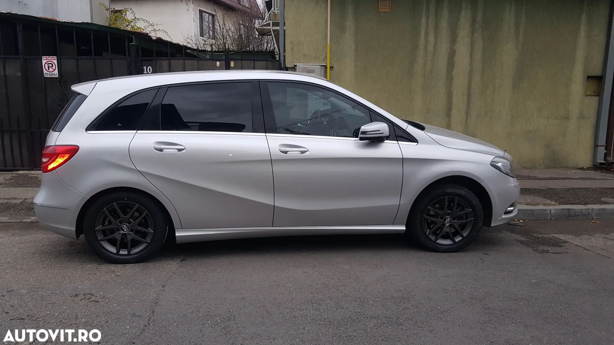 Mercedes-Benz B - 1