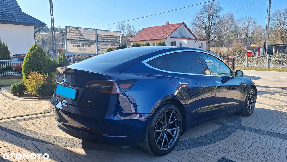 Tesla Model 3 - 11