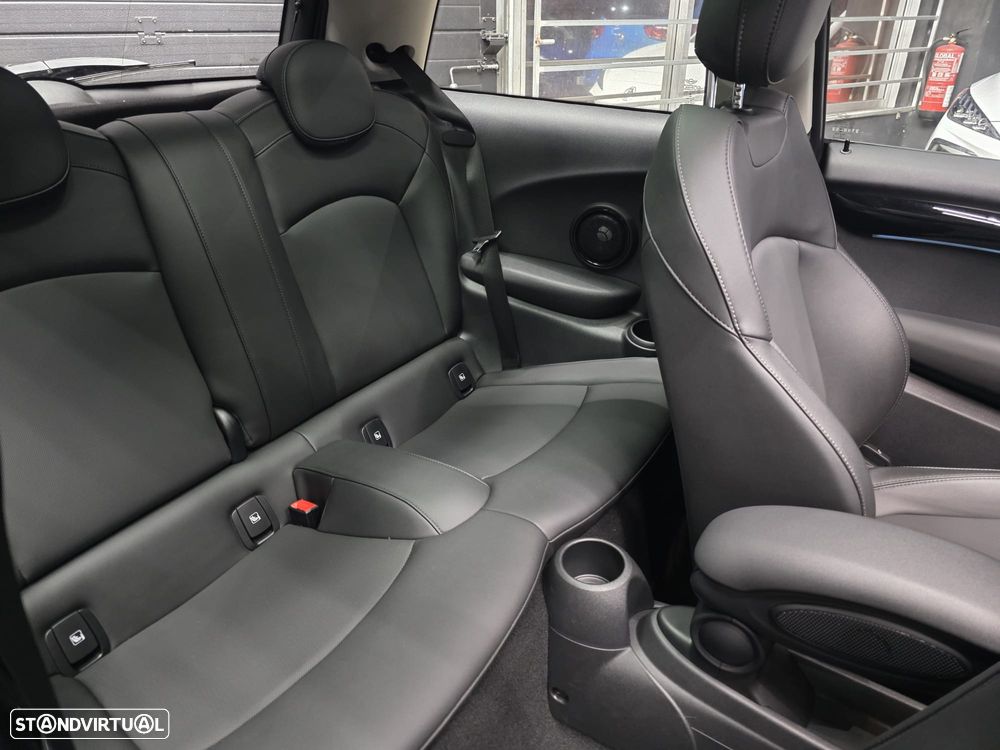MINI 3 Portas Cooper SE Premium Extra Essential - 43