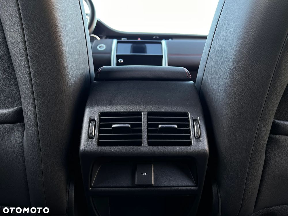 Land Rover Discovery Sport - 28