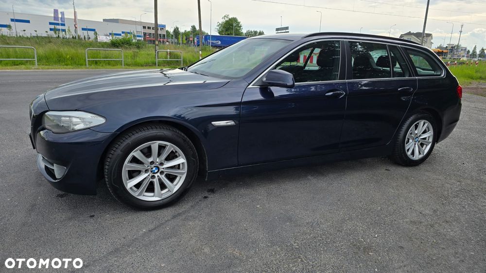 BMW Seria 5 520d - 33