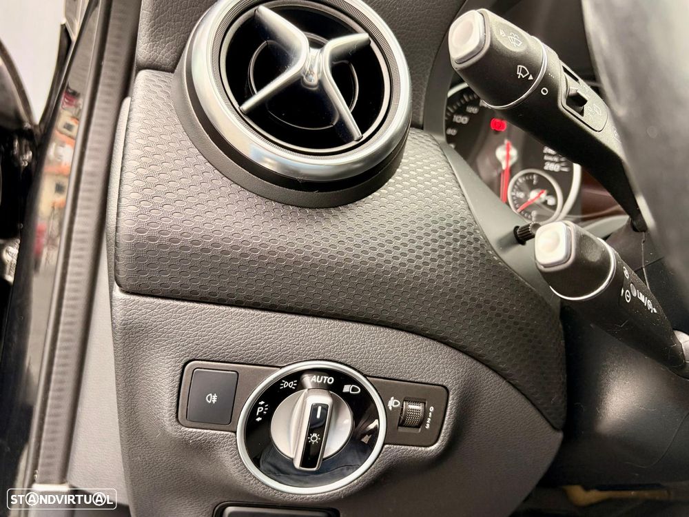 Mercedes-Benz A 180 d AMG Line - 16