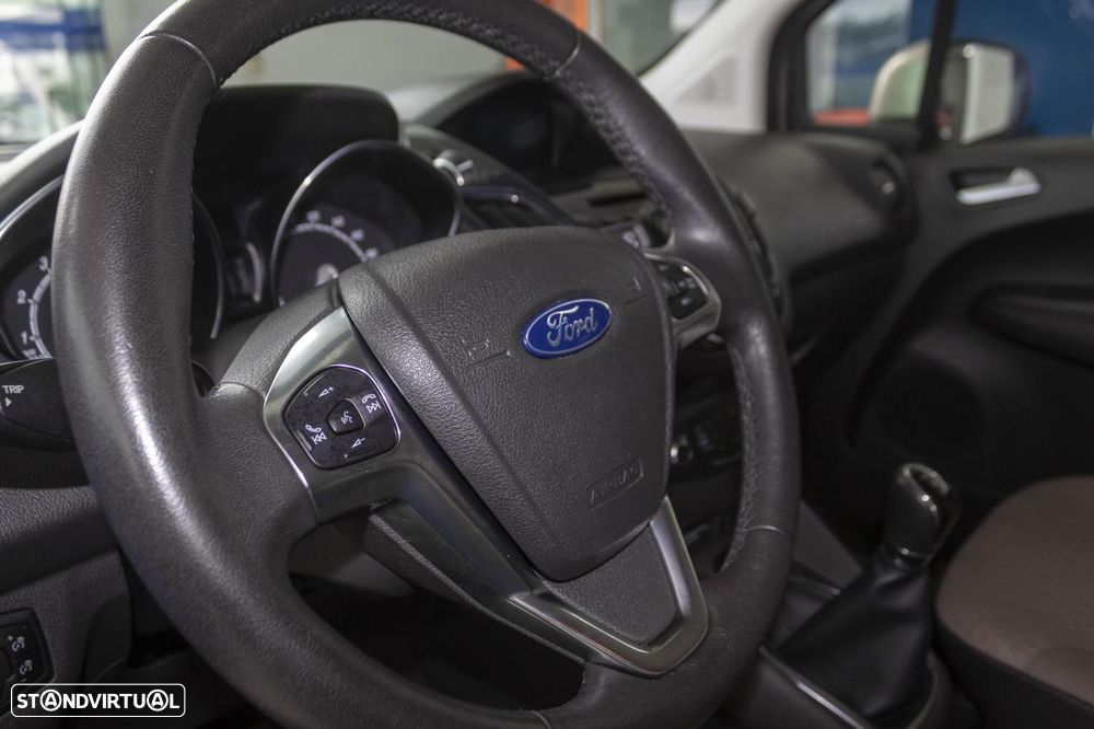 Ford Tourneo Courier 1.0 EcoBoost Titanium - 16